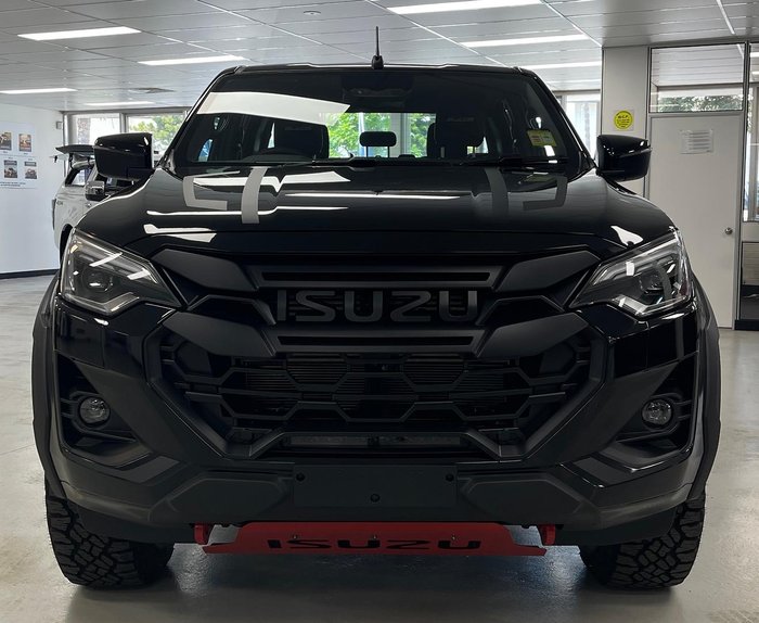 2025 Isuzu D-MAX BLADE