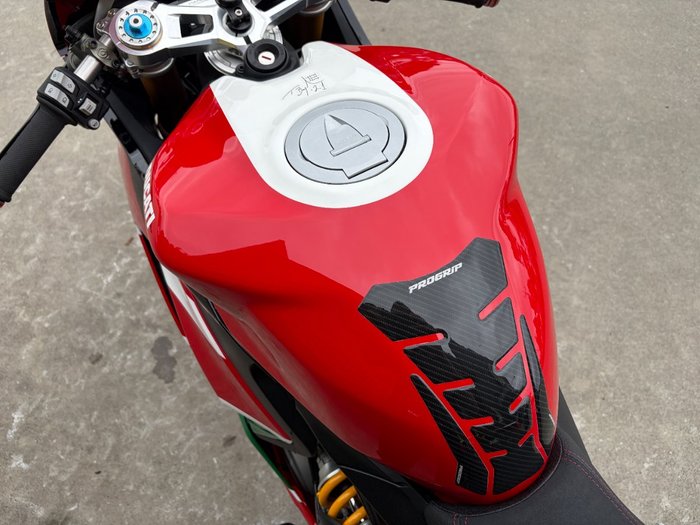 2023 DUCATI PANIGALE V2 BAYLISS 20TH ANNIV RED/WHITE