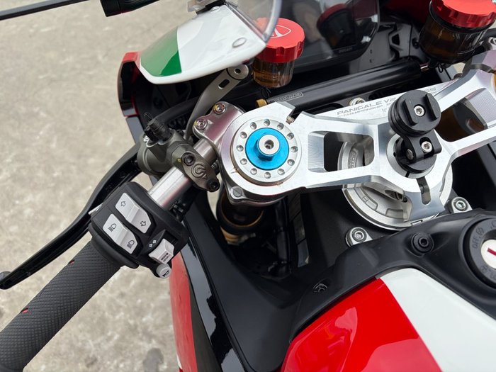 2023 DUCATI PANIGALE V2 BAYLISS 20TH ANNIV RED/WHITE