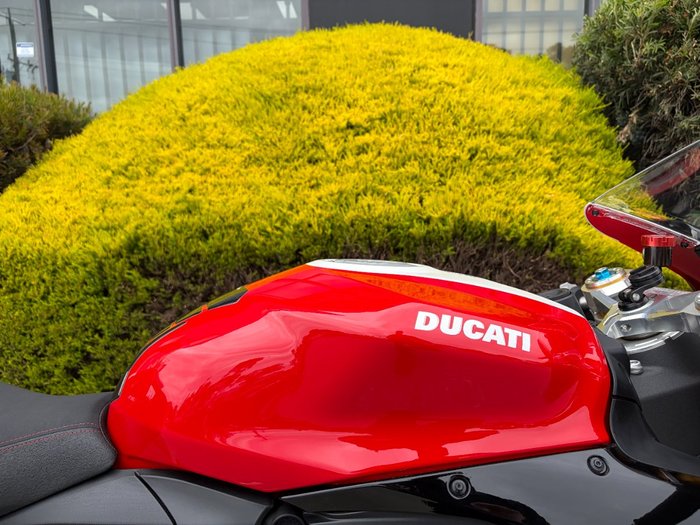2023 DUCATI PANIGALE V2 BAYLISS 20TH ANNIV RED/WHITE