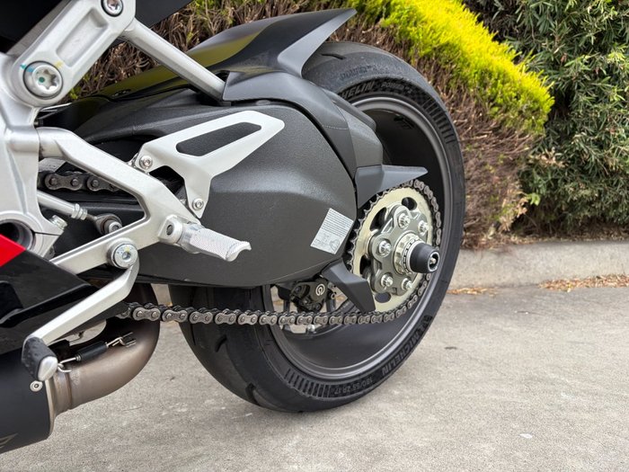 2023 DUCATI PANIGALE V2 BAYLISS 20TH ANNIV RED/WHITE