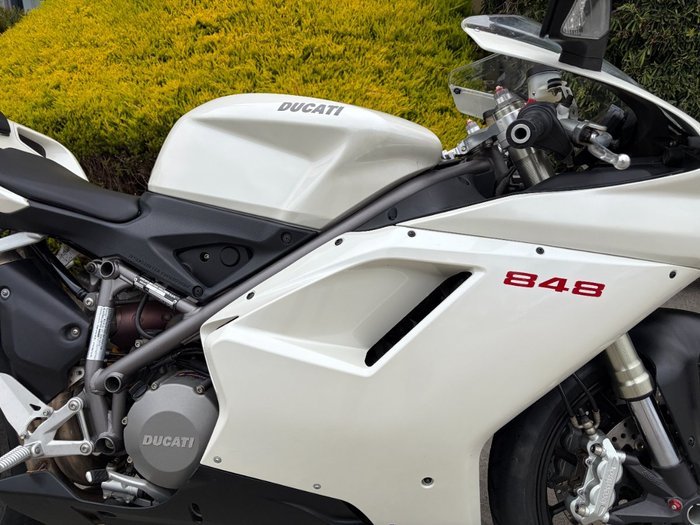 2008 DUCATI 848 White