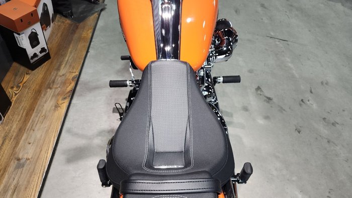 2023 Harley-davidson FXBR BREAKOUT (117) Orange