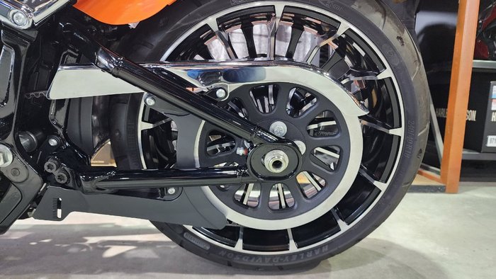 2023 Harley-davidson FXBR BREAKOUT (117) Orange