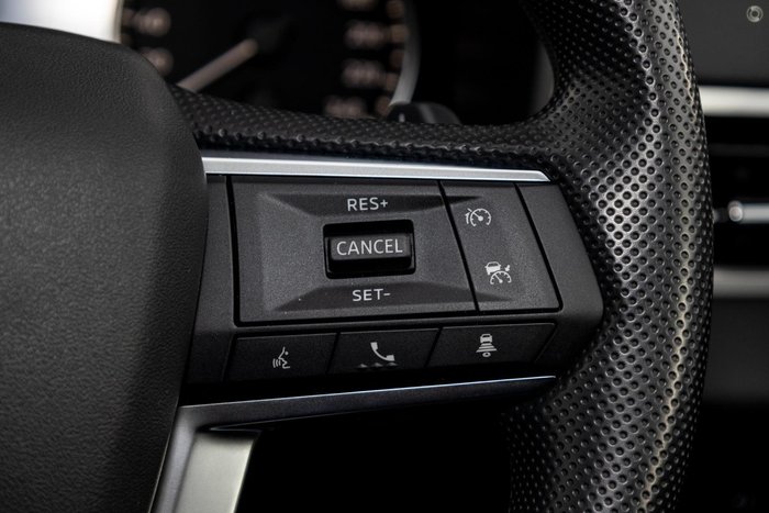 2025 Mitsubishi Outlander ES ZM MY24 Black Diamond