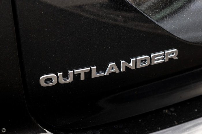 2025 Mitsubishi Outlander ES ZM MY24 Black Diamond