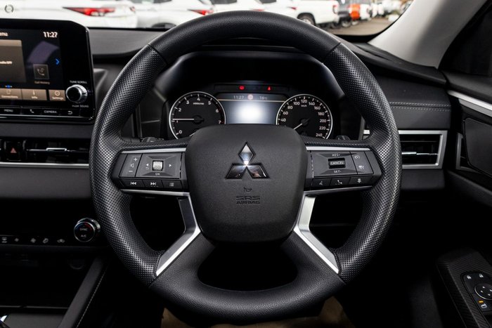 2025 Mitsubishi Outlander ES ZM MY24 Black Diamond