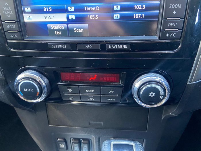 2014 Mitsubishi Pajero GLS