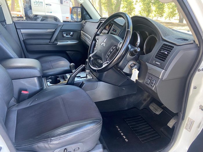 2014 Mitsubishi Pajero GLS