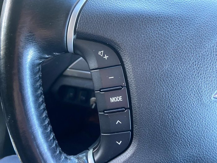 2014 Mitsubishi Pajero GLS