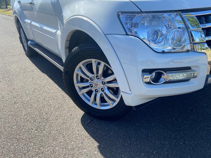 2014 Mitsubishi Pajero GLS