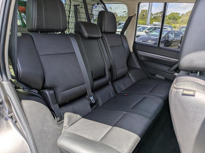 2016 Mitsubishi Pajero GLS