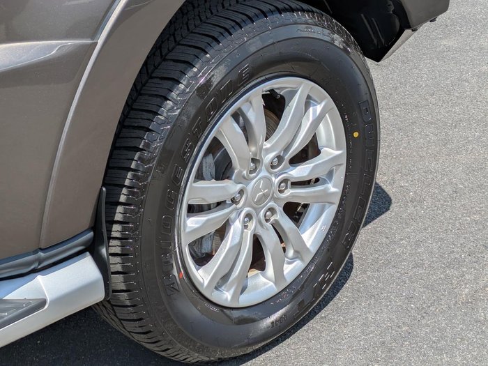 2016 Mitsubishi Pajero GLS