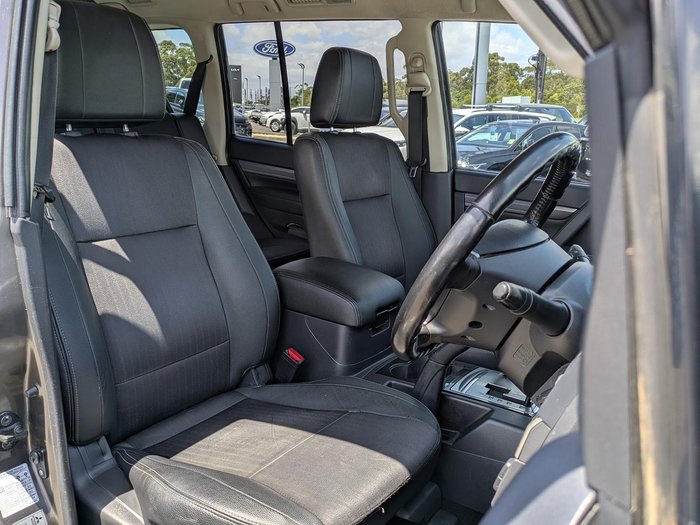 2016 Mitsubishi Pajero GLS