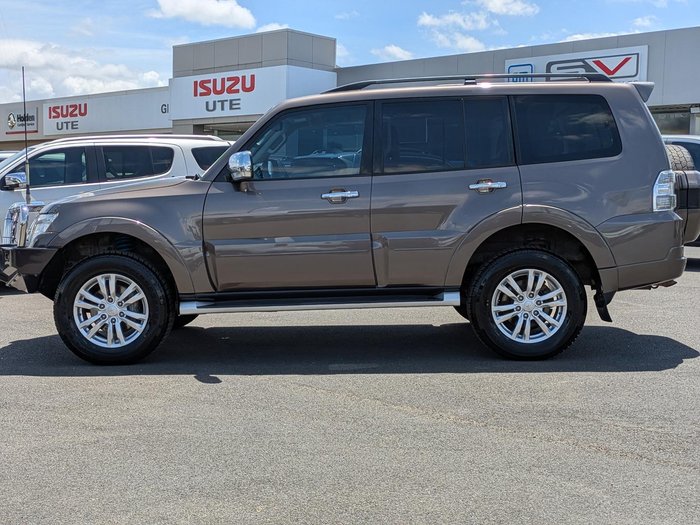 2016 Mitsubishi Pajero GLS
