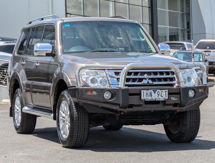 2016 Mitsubishi Pajero GLS