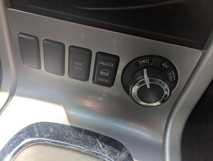 2013 Nissan Navara ST-X 550 D40 Series 5 4X4 Dual Range White