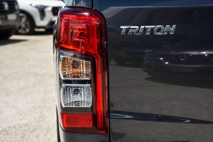 2022 Mitsubishi Triton GLX