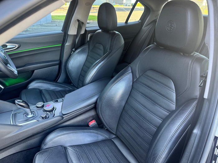 2017 Alfa Romeo Giulia Veloce Black