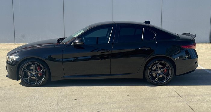 2017 Alfa Romeo Giulia Veloce Black