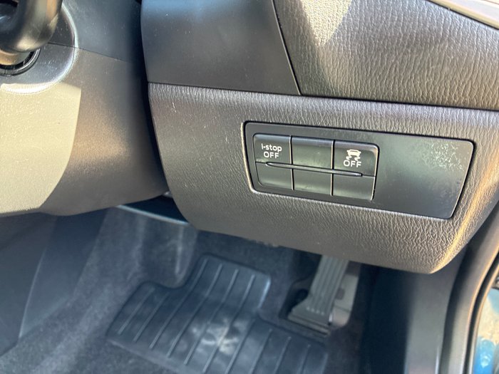 2019 Mazda 3 Neo Sport