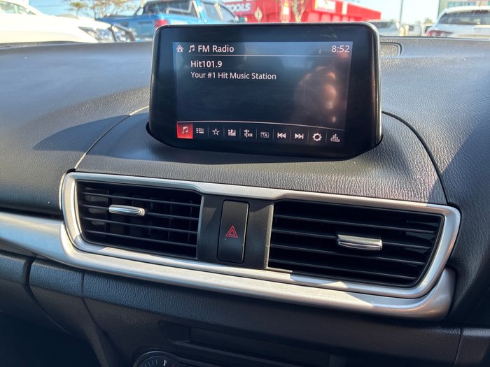 2019 Mazda 3 Neo Sport