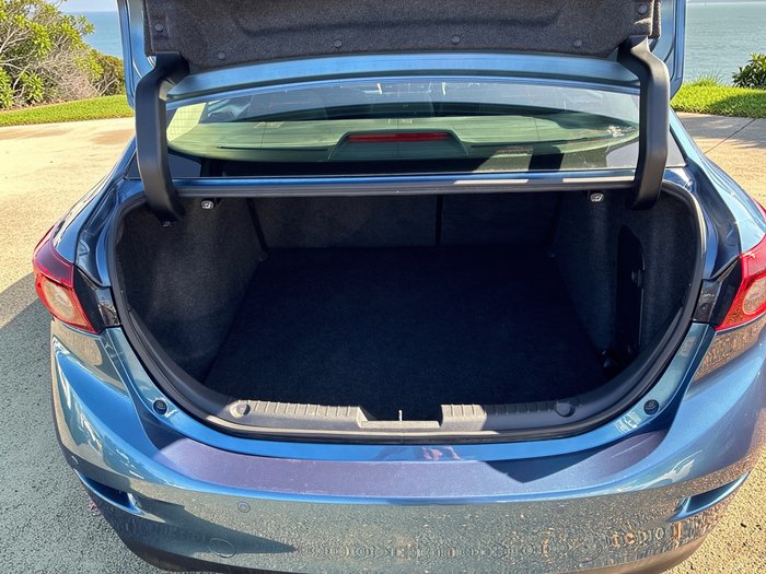 2019 Mazda 3 Neo Sport