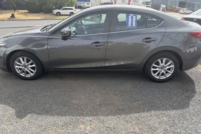 2017 MAZDA MAZDA3