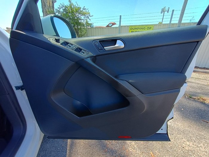 2013 Volkswagen Tiguan 132TSI Pacific 5N MY14 Four Wheel Drive Candy White