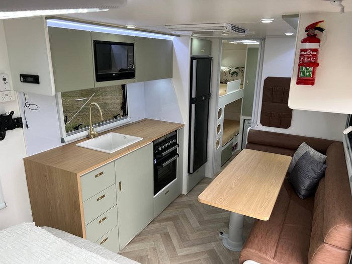 2026 Olympic Marathon 21' Family Van