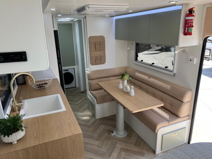 2025 Olympic Marathon 21' Family Van