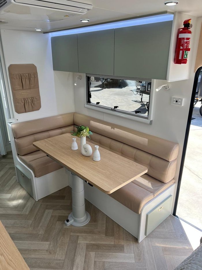 2025 Olympic Marathon 21' Family Van