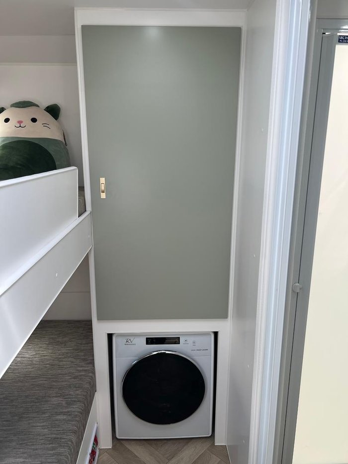 2025 Olympic Marathon 21' Family Van