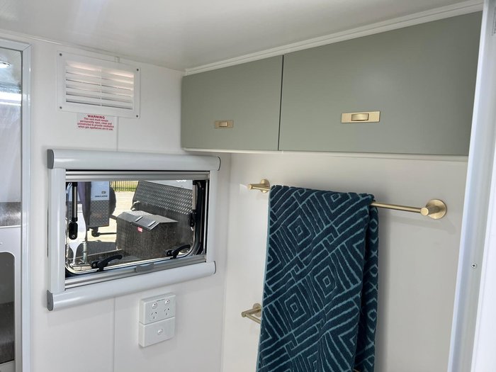 2025 Olympic Marathon 21' Family Van