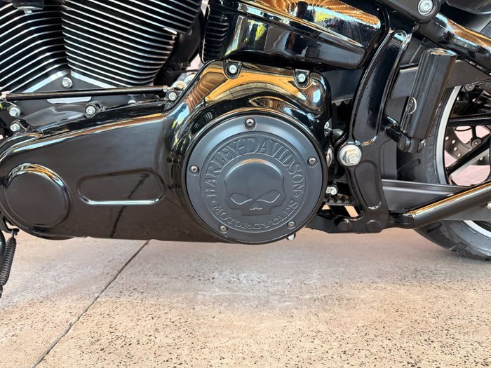 2015 Harley-davidson FXSB SOFTAIL BREAKOUT Black