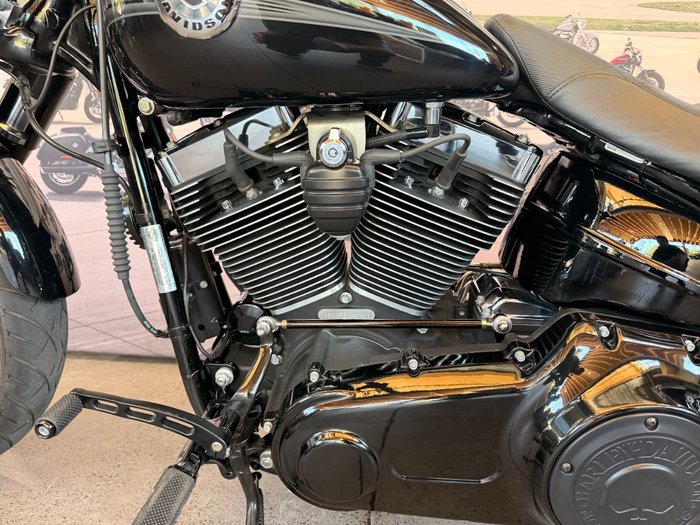 2015 Harley-davidson FXSB SOFTAIL BREAKOUT Black