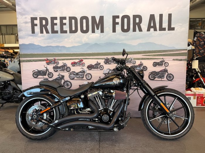 2015 Harley-davidson FXSB SOFTAIL BREAKOUT Black