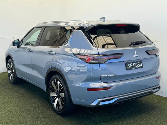 2025 Mitsubishi Outlander Exceed