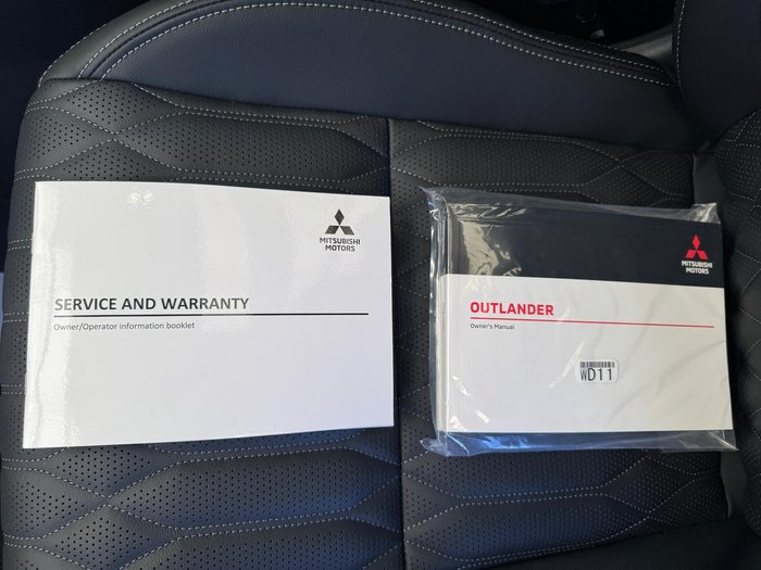 2025 Mitsubishi Outlander Exceed