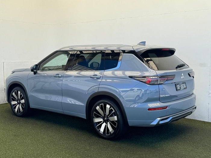 2025 Mitsubishi Outlander Exceed