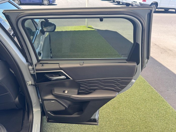 2025 Mitsubishi Outlander Exceed