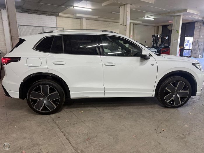 2025 Volkswagen Tiguan 195TSI R-Line