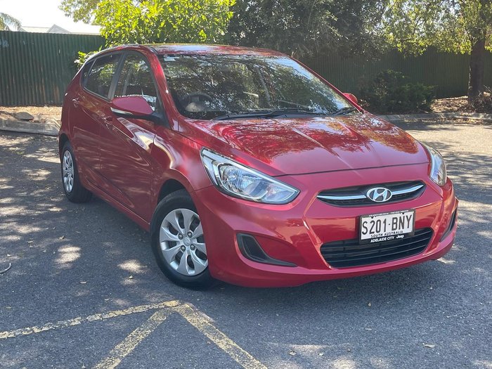 2016 Hyundai Accent Active