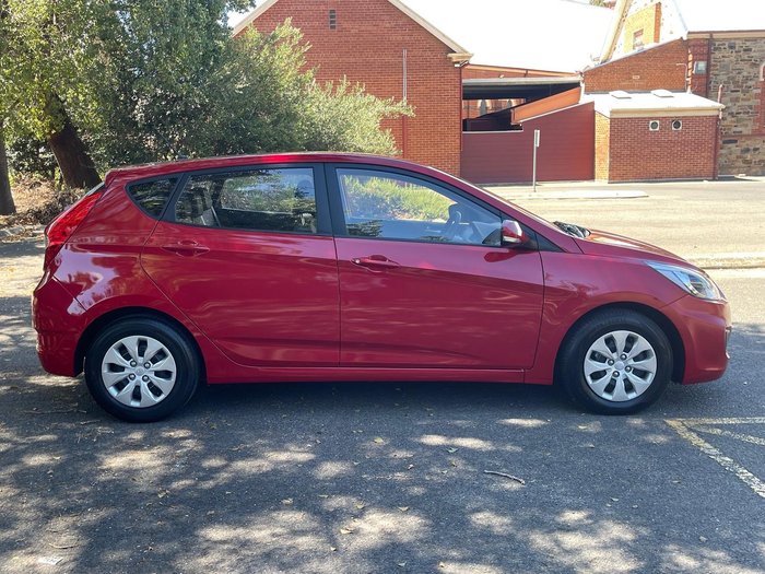 2016 Hyundai Accent Active