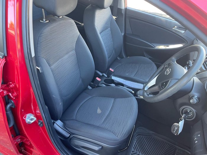 2016 Hyundai Accent Active