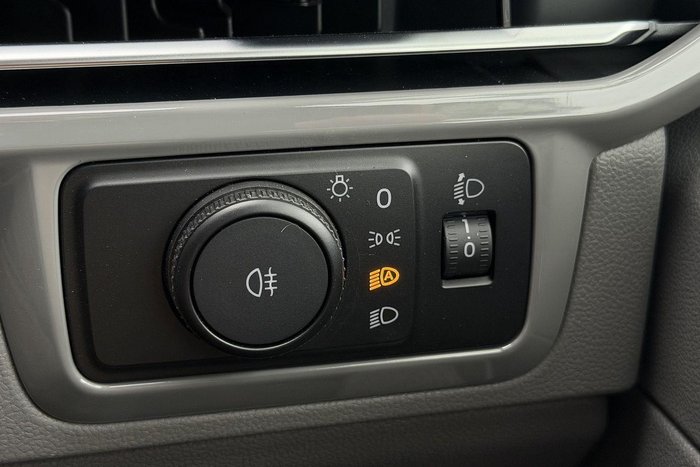 2025 Volkswagen Transporter TDI390