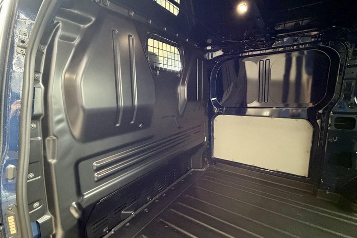 2025 Volkswagen Transporter TDI390