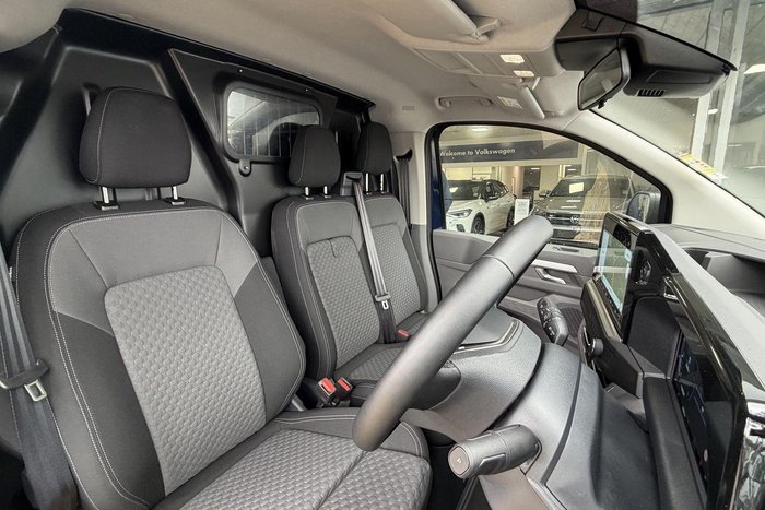 2025 Volkswagen Transporter TDI390