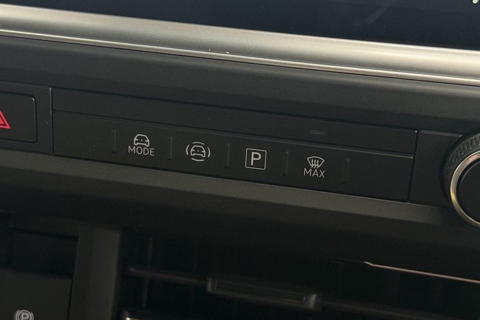 2025 Volkswagen Transporter TDI390