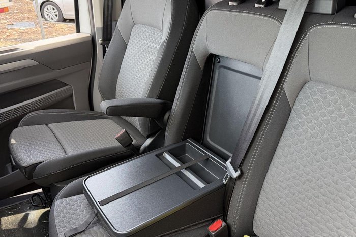 2025 Volkswagen Transporter TDI390